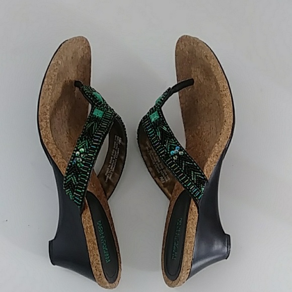 KENNETH COLE REACTION TURQUOISE BEADED SANDALS 8.5 - Picture 7 of 8